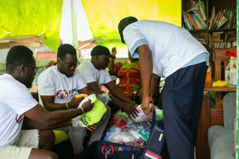Action de la Fondation FAMO à la Pouponnière de Yopougon-Attié (9/11)